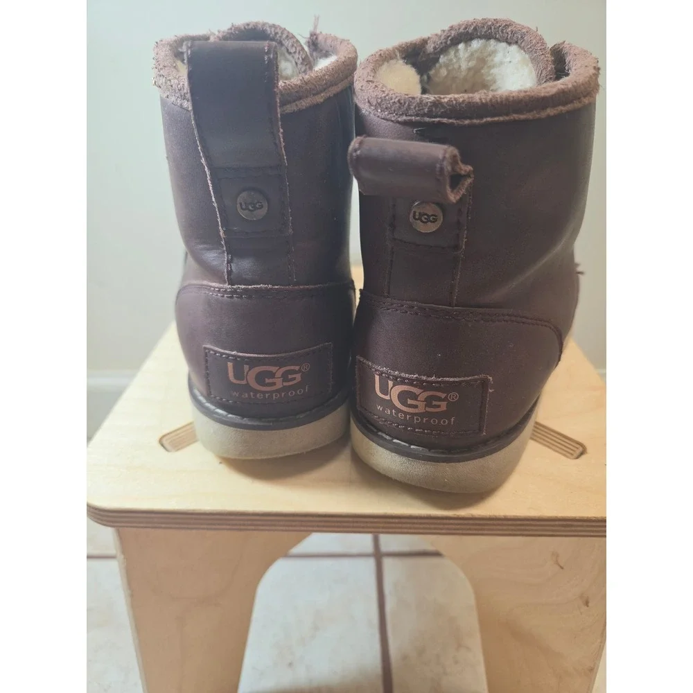 UGG Australia Waterproof‎ Leather Lace Up Boots Brown Shearling Lined Size 6